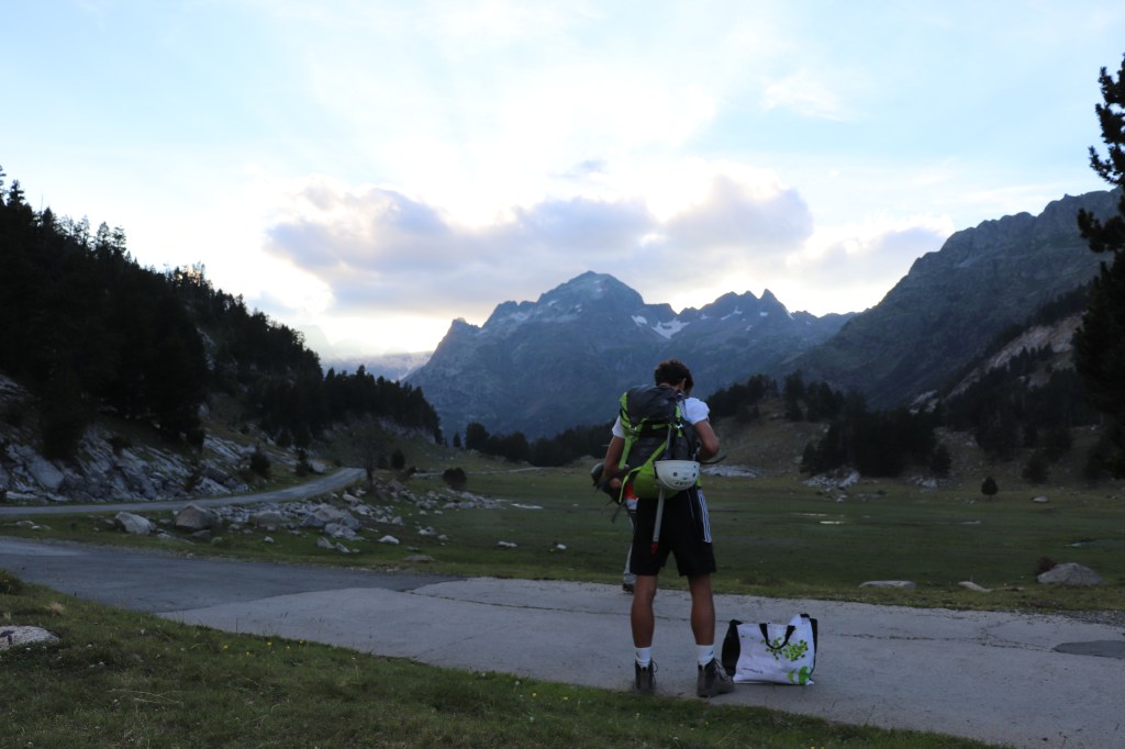 Road in order to join la Besurta. 